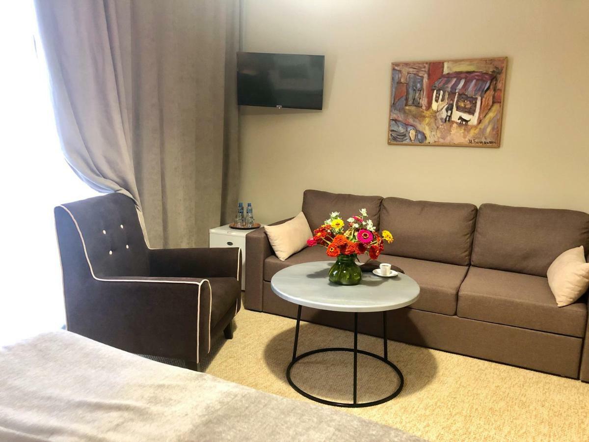 Boutique Hotel Amra スフミ エクステリア 写真